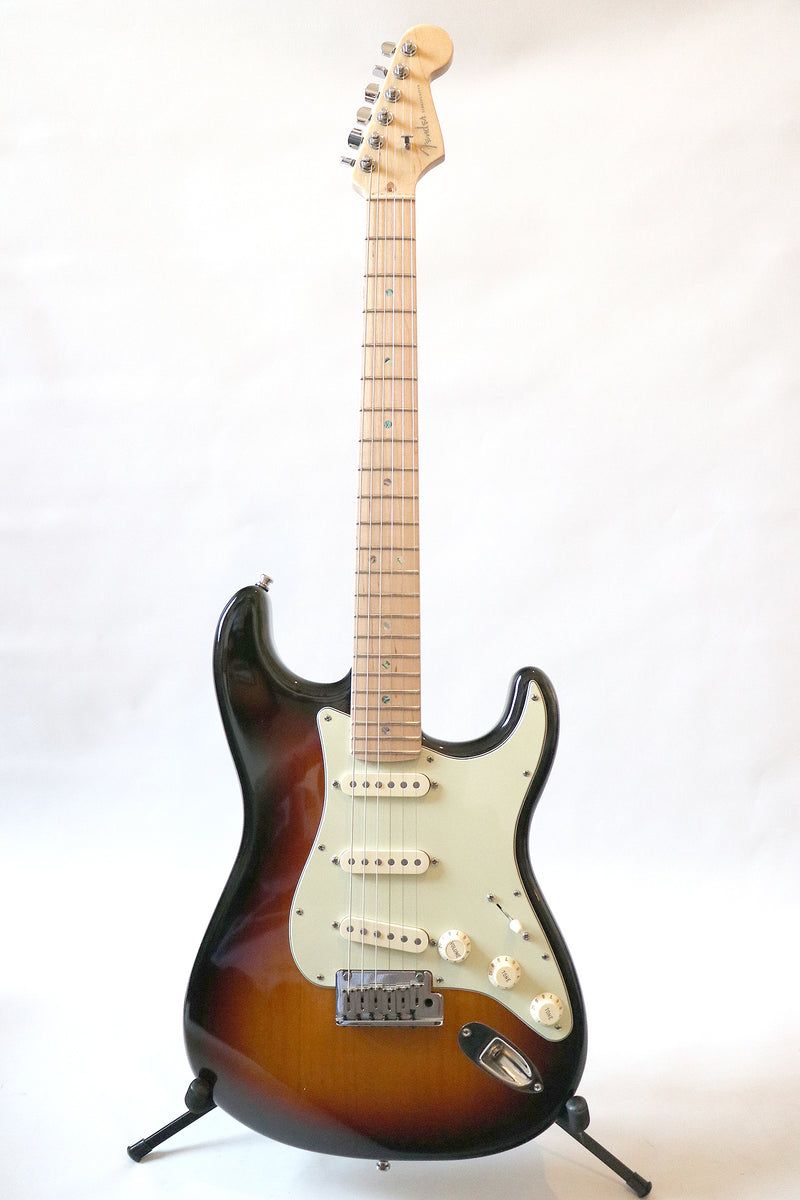 fenderstratdlx2009_07_1200x120