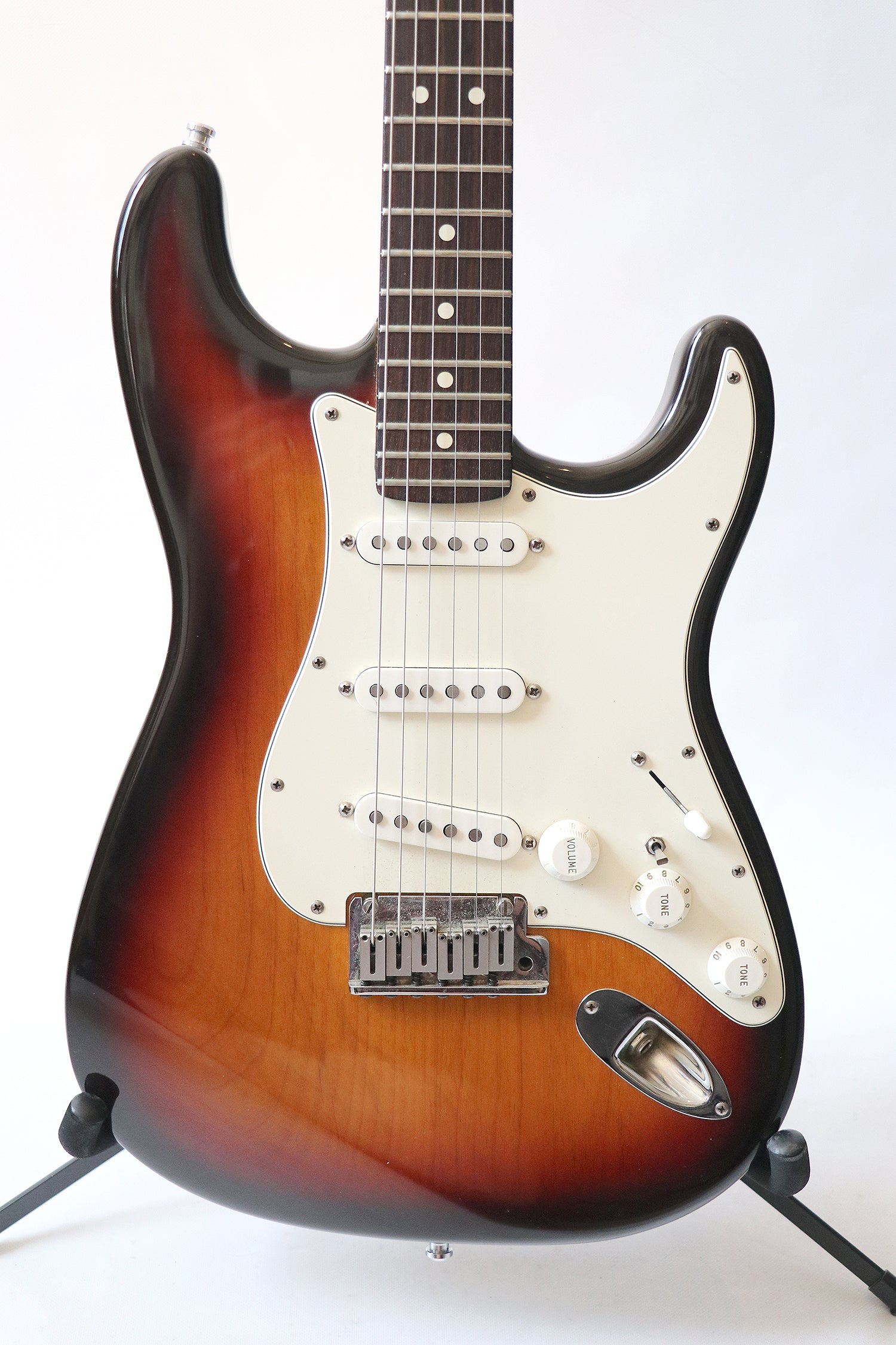 FenderStratstd88_08_1500x.jpg?