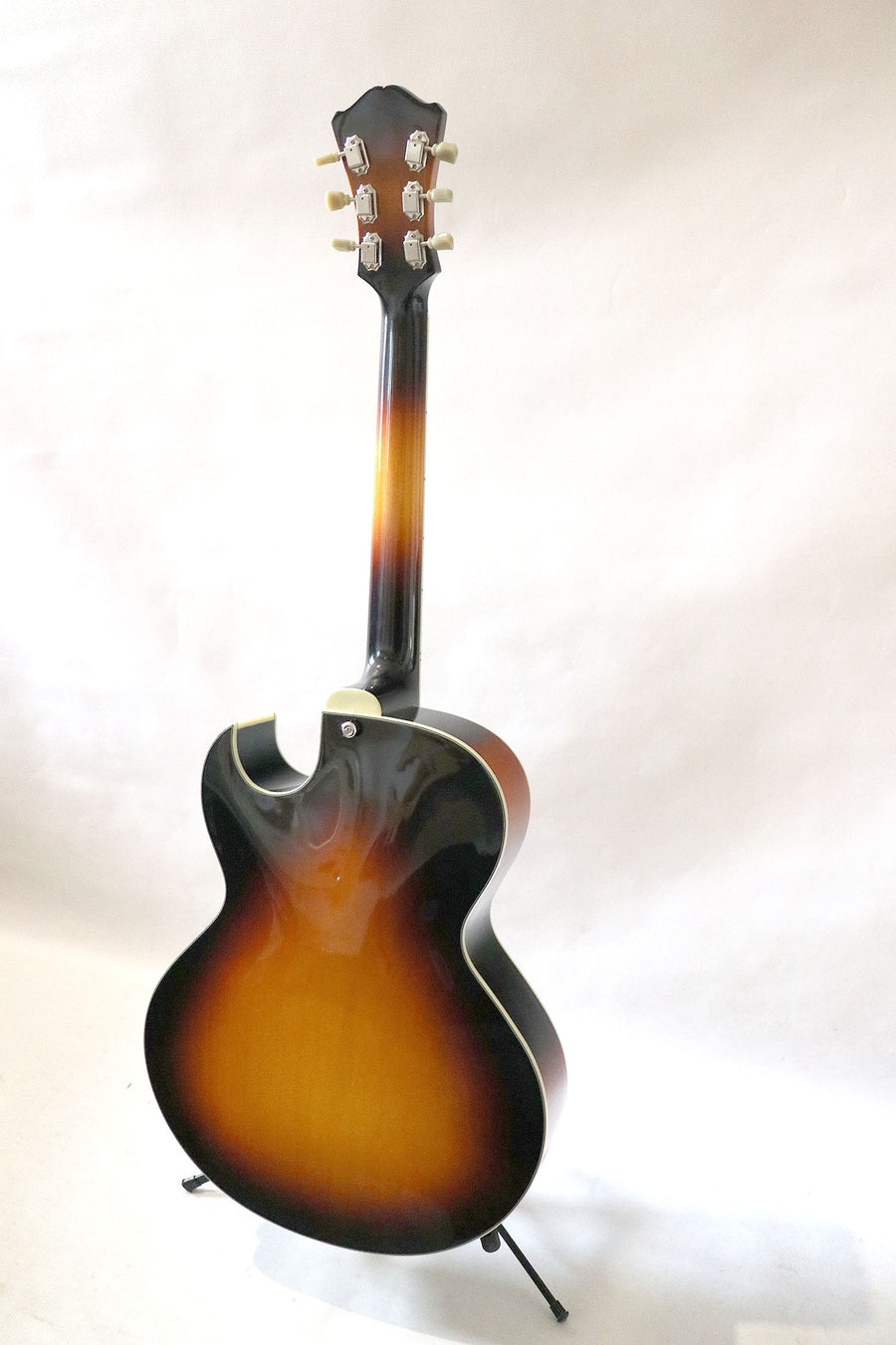 Eastman AR372CE Hollowbody Archtop