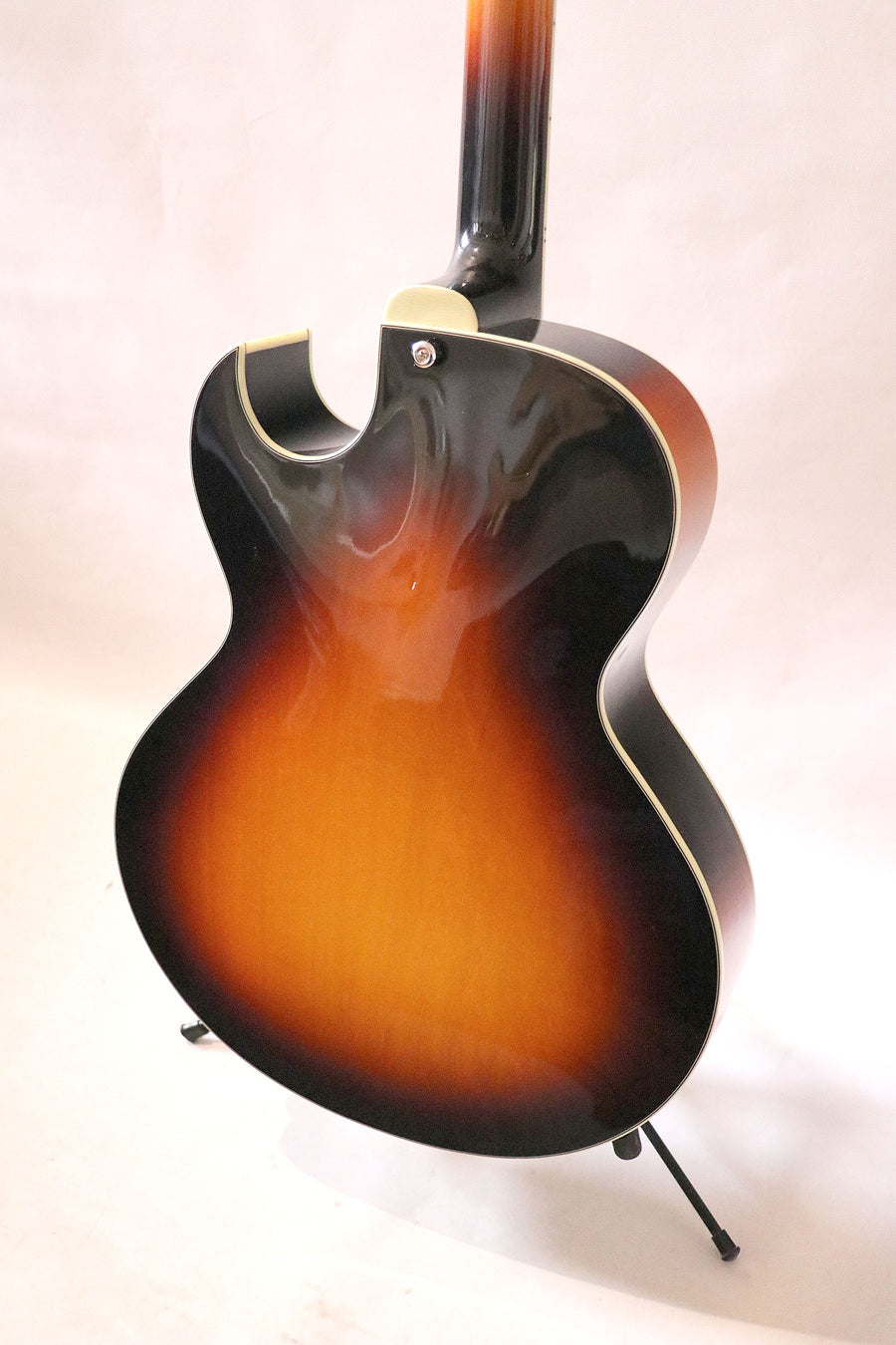 Eastman AR372CE Hollowbody Archtop