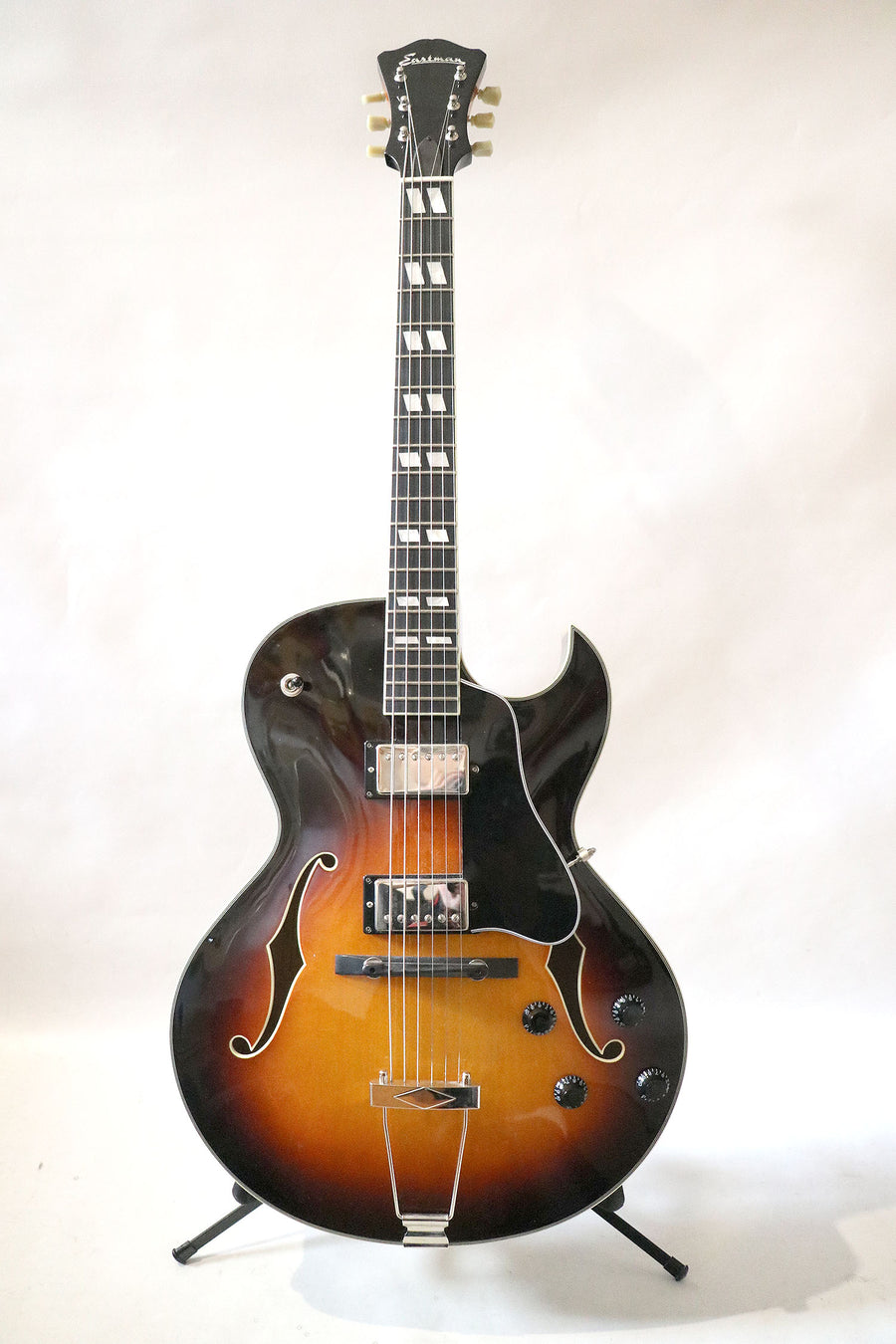 Eastman AR372CE Hollowbody Archtop