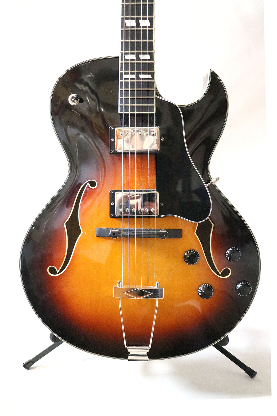 Eastman AR372CE Hollowbody Archtop
