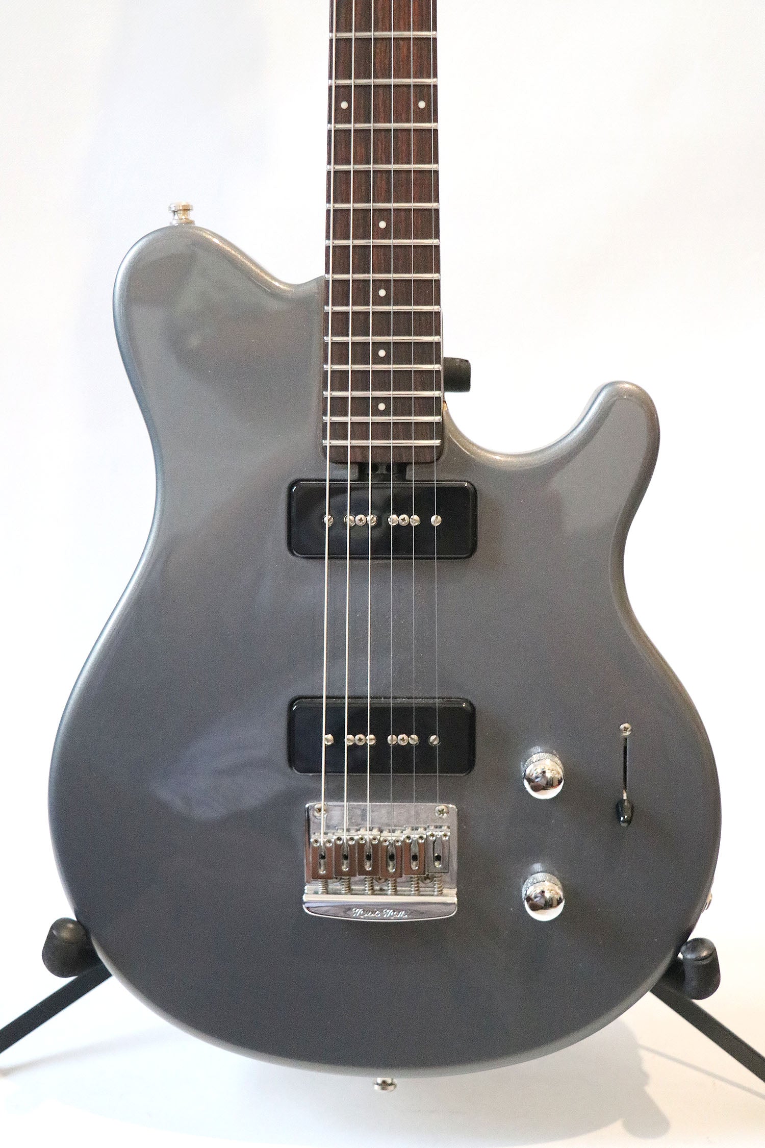 Ernie Ball Music Man Axis Sport MM90 2000 – The Guitar Colonel