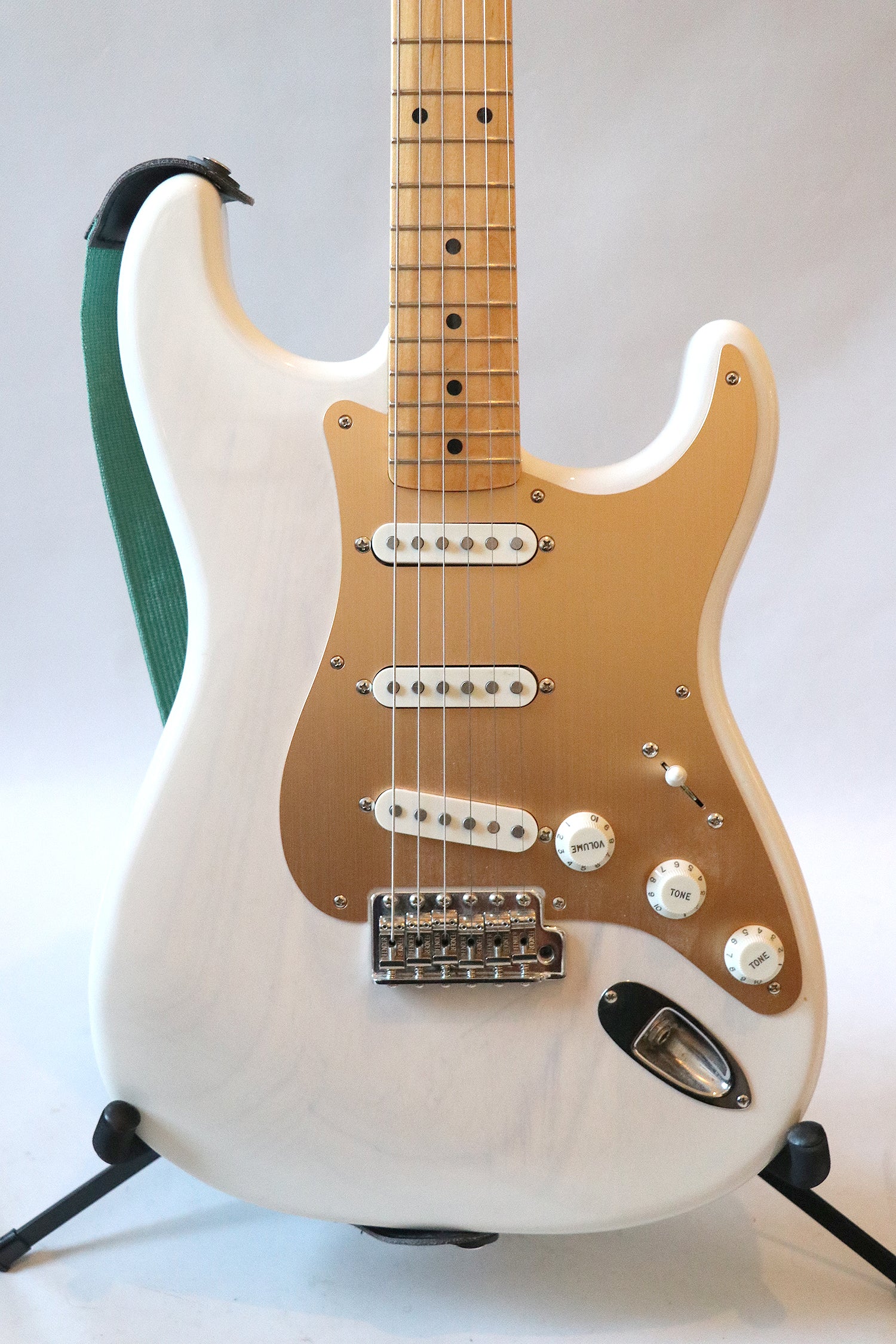 ギター Fender Heritage 50s Stratocaster s-l400.jpg