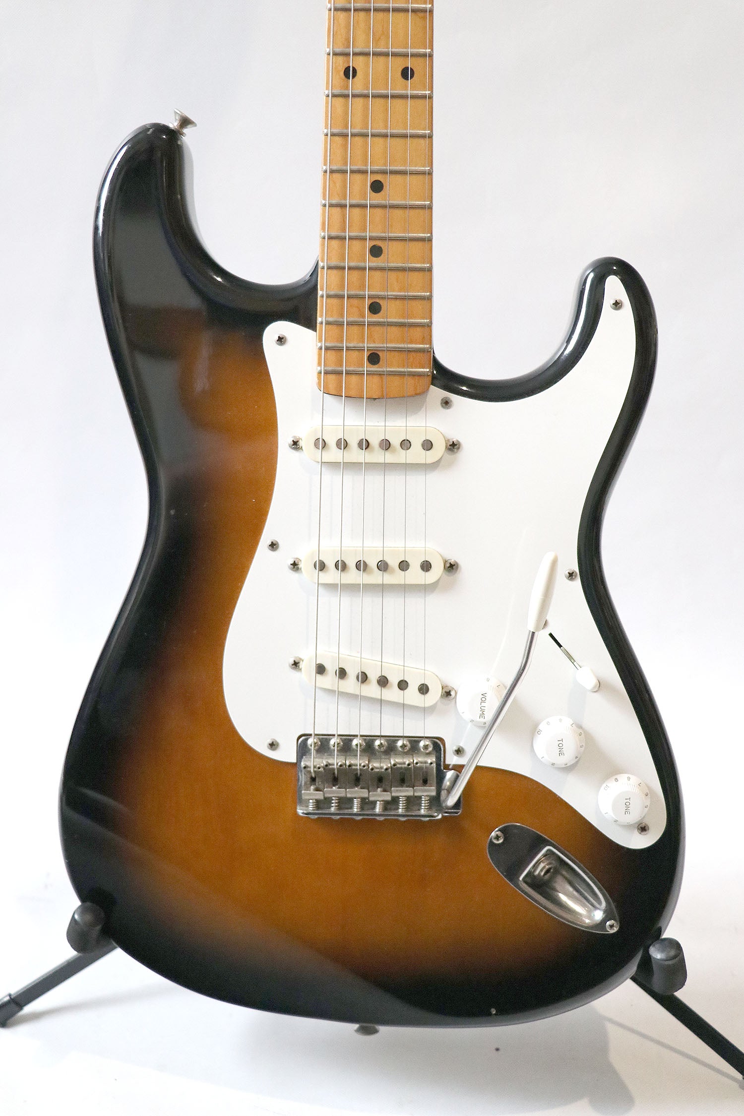 Fender Stratocaster JV serial 1983 Export Squier – The