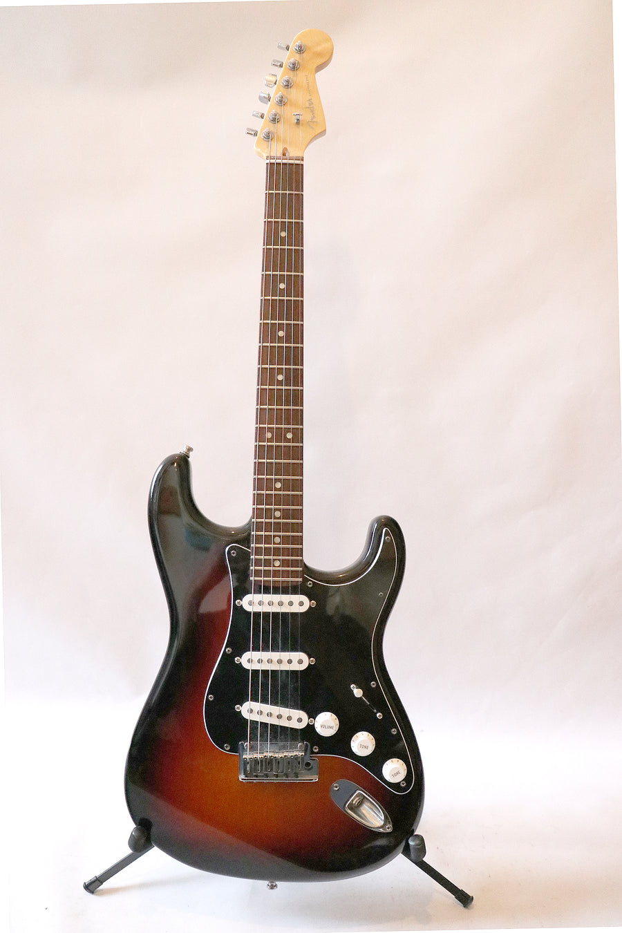 Fender American Deluxe Stratocaster 2011 – The Guitar Colonel