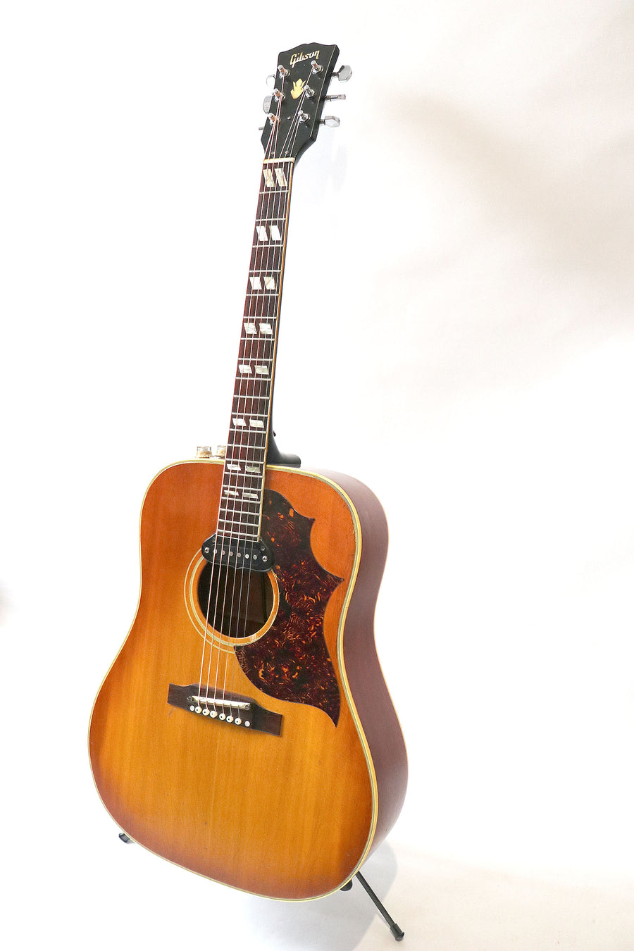 Gibson SJN / Country Western Acoustic/Electric - year 1969
