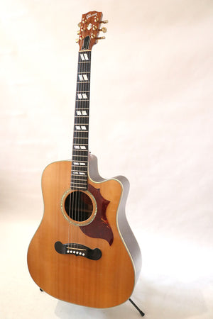 Gibson Songwriter Deluxe - year 2004