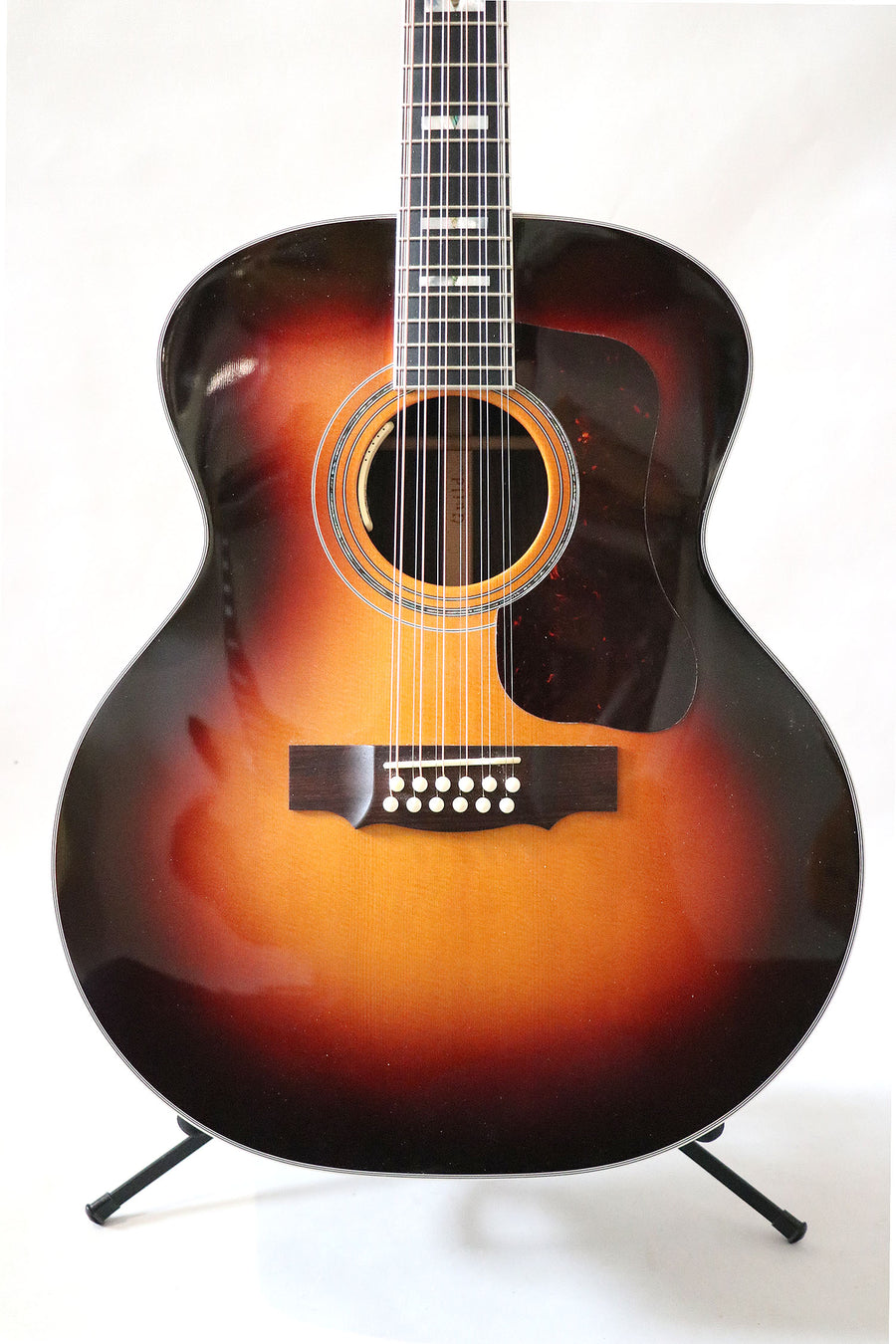 GUILD USA F-512E Sunburst JUMBO 12-STRING W/PICKUP & HARD CASE - Year 2023
