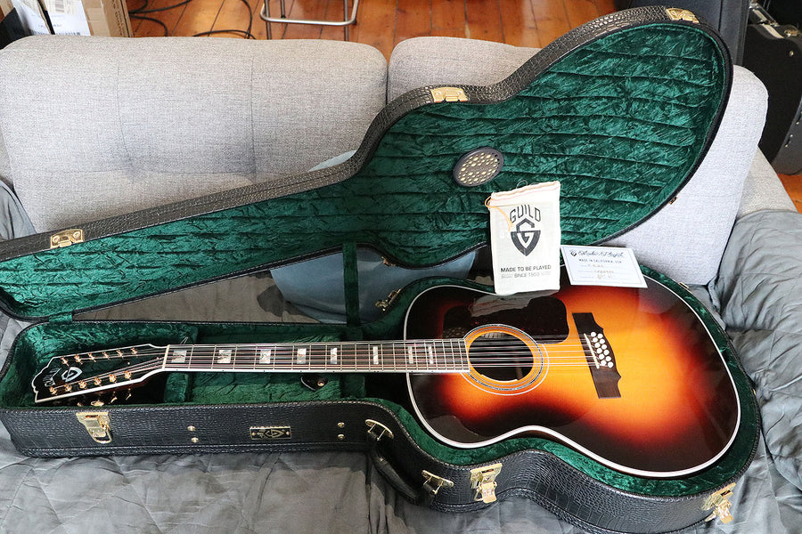 GUILD USA F-512E Sunburst JUMBO 12-STRING W/PICKUP & HARD CASE - Year 2023