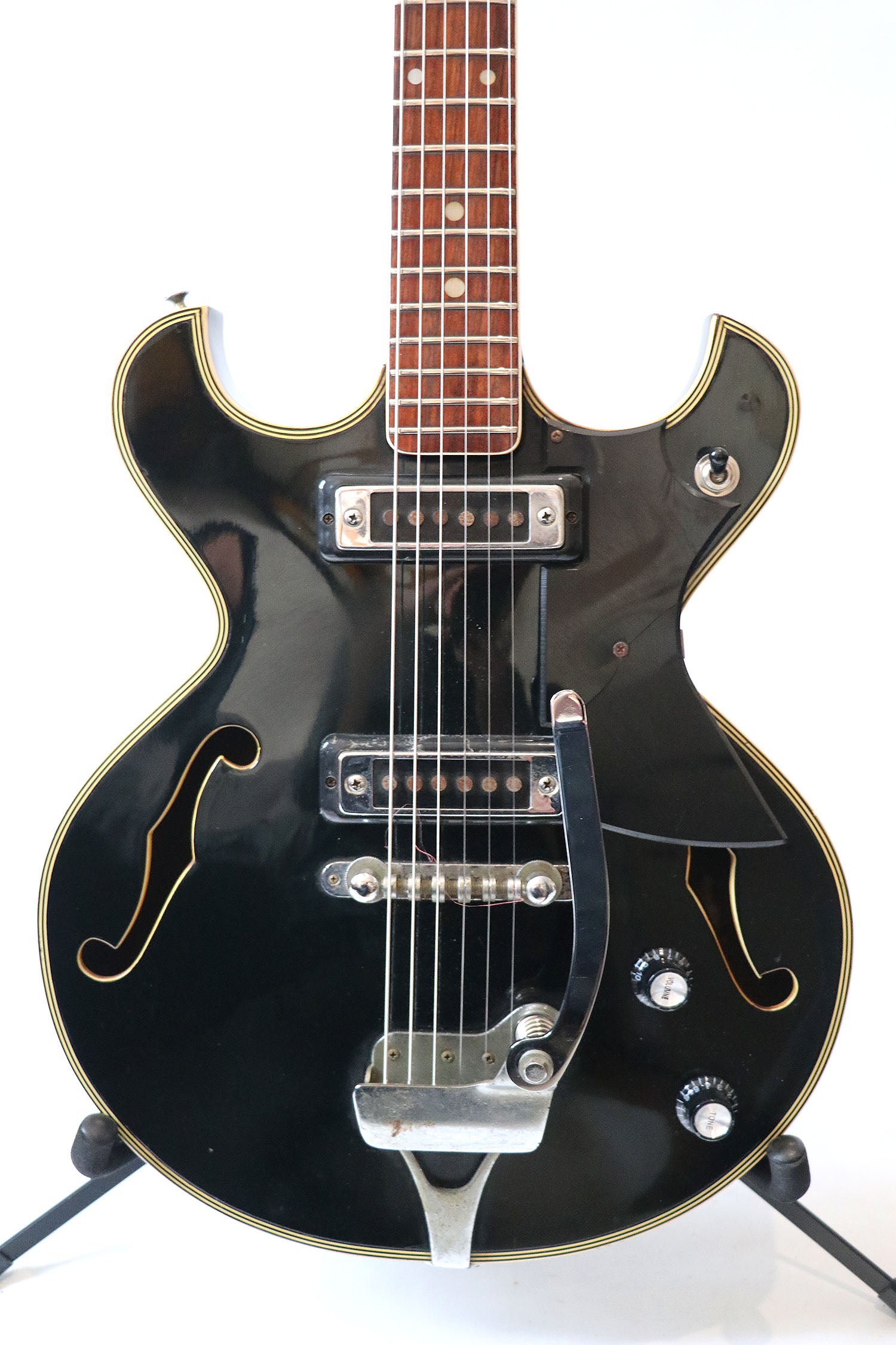 Vintage and Used Guitars. Fender and Gibson Specialists