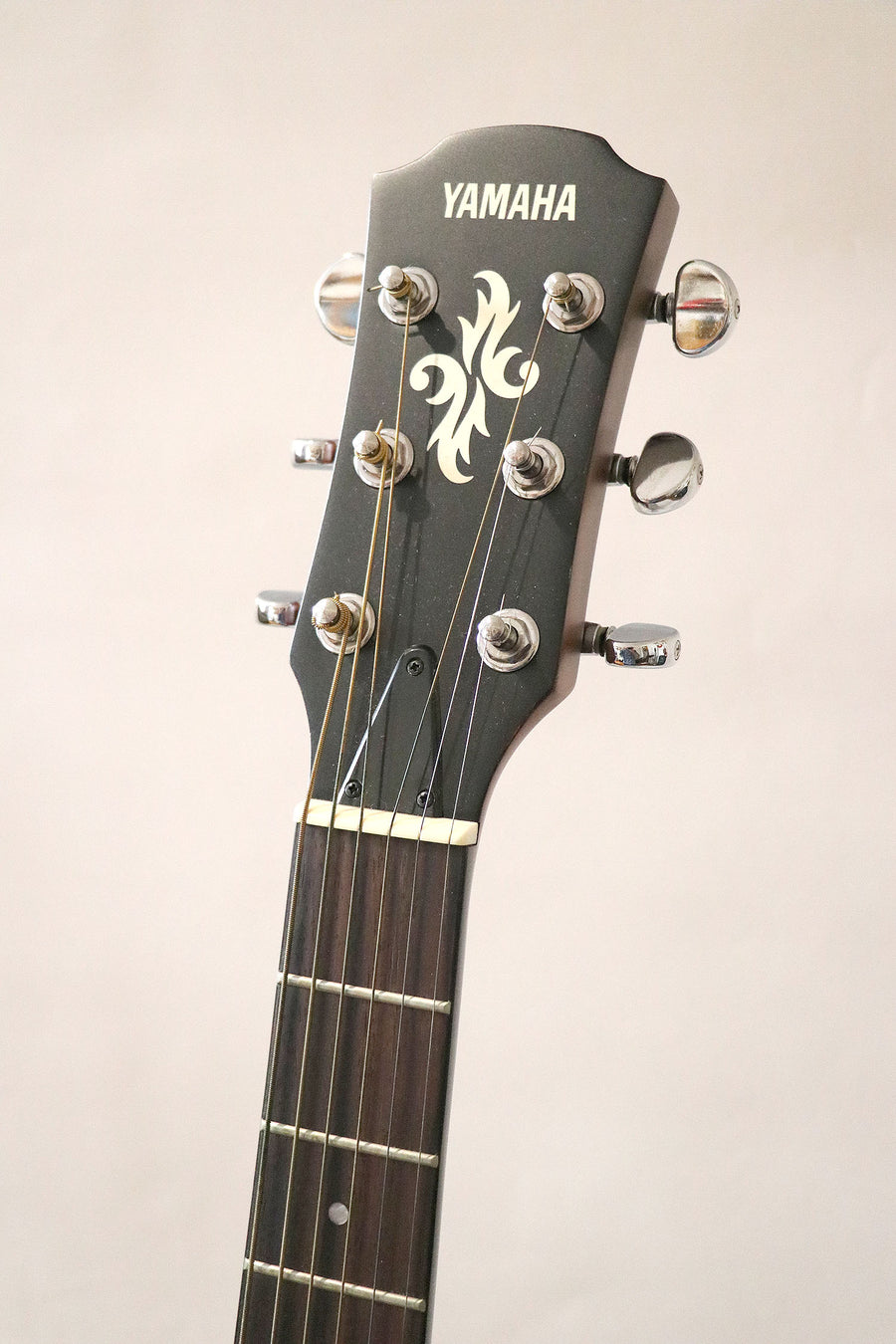 Yamaha APX-4a Electric Acoustic guitar