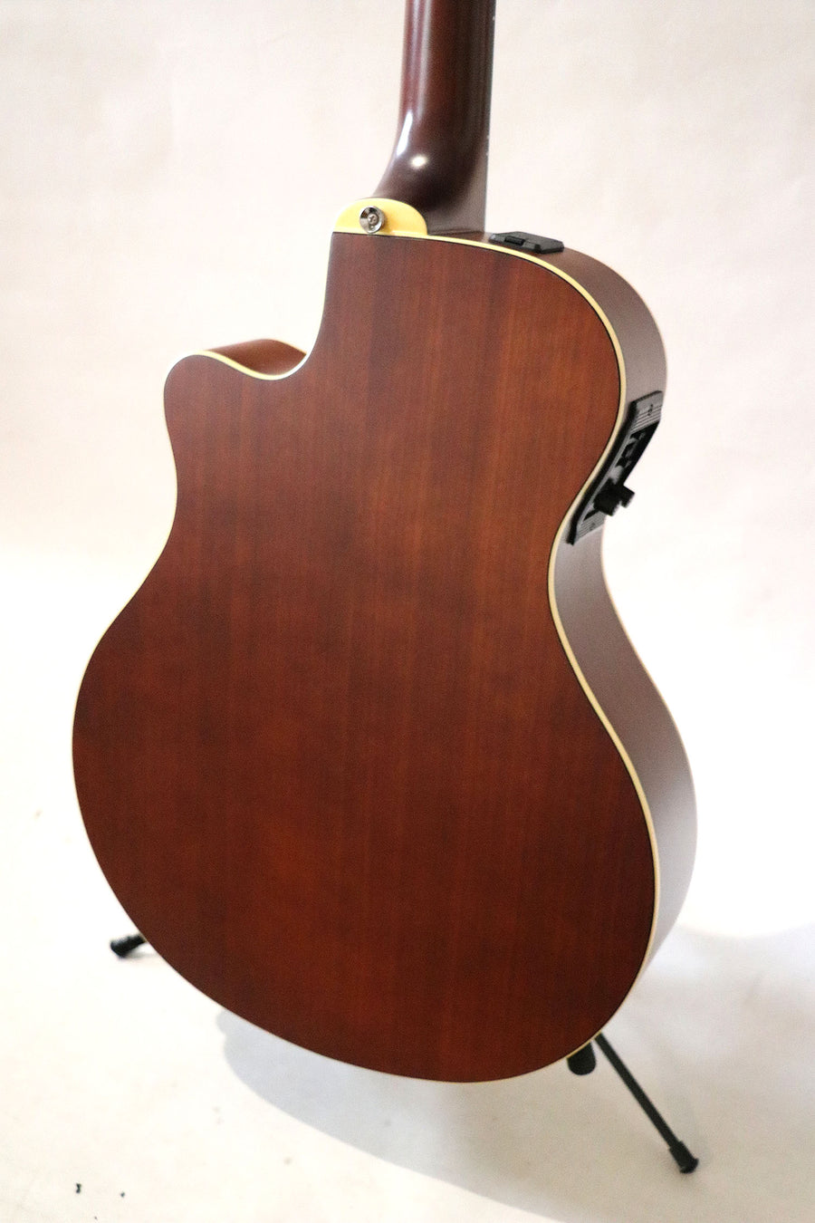 Yamaha APX-4a Electric Acoustic guitar