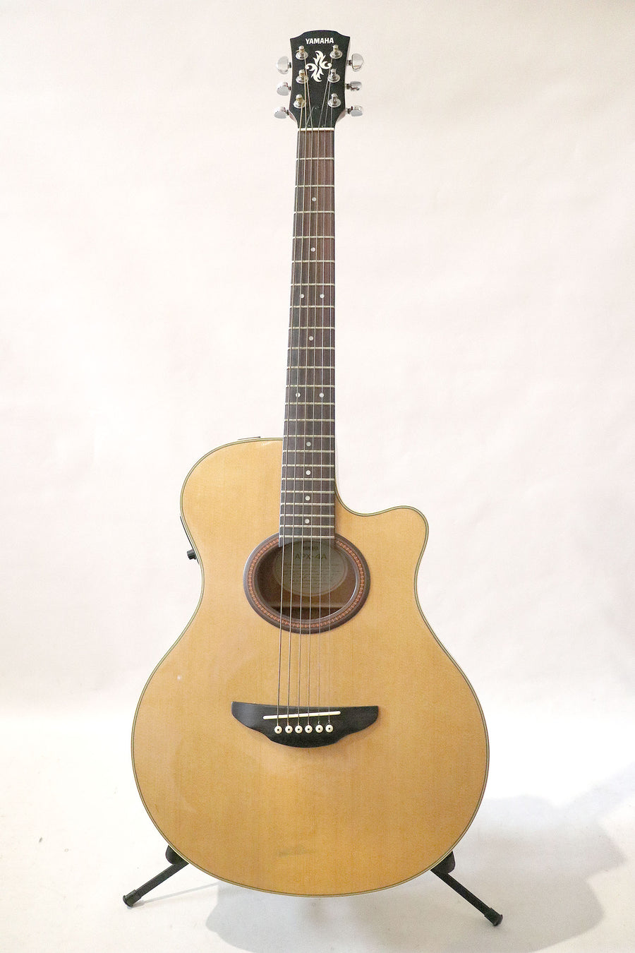 Yamaha APX-4a Electric Acoustic guitar