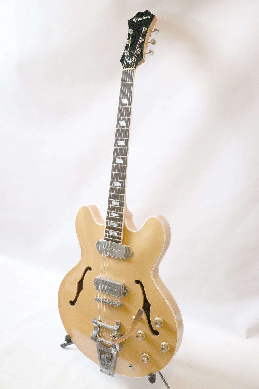 エピフォン カジノ ナチュラル ピアレス製 Epiphone CASINO以上長々と失礼致しました