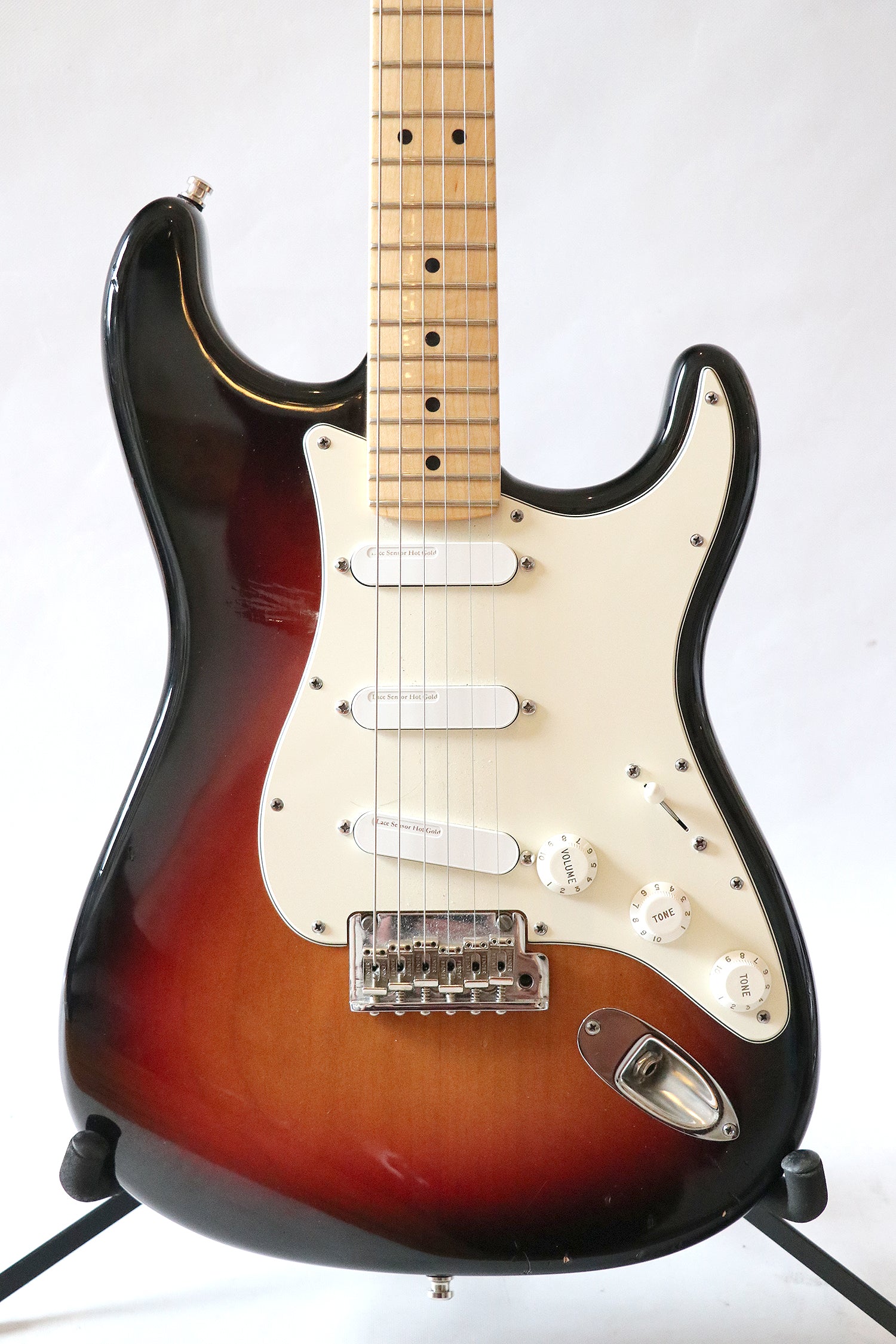 Fender Stratocaster USA Standard 2009 – The Guitar Colonel