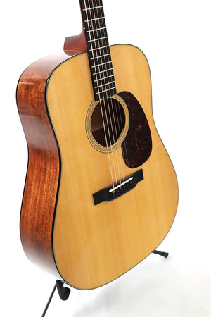 Martin D18