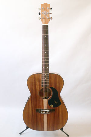 Maton EBW808