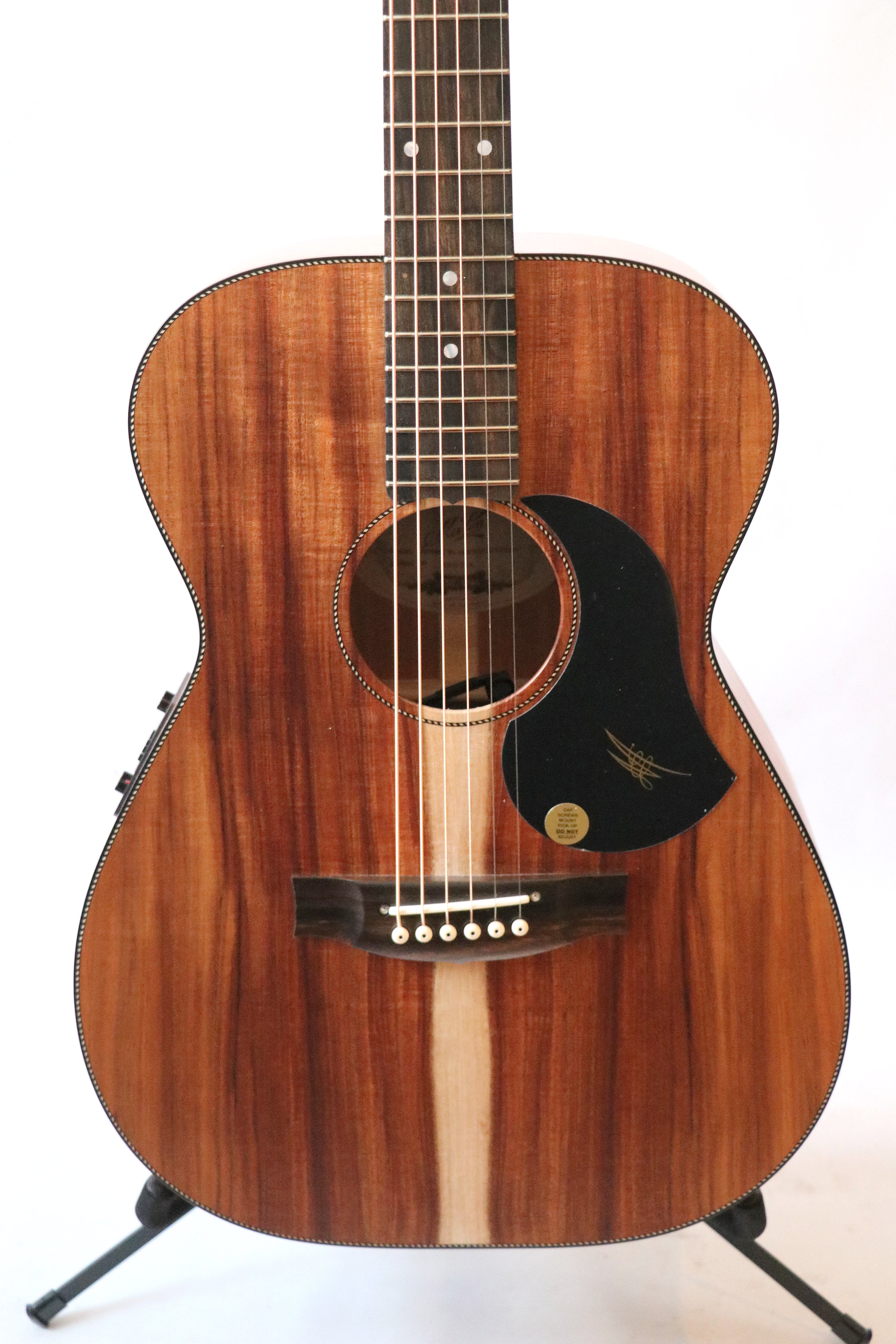 Maton EBW808 – The Guitar Colonel