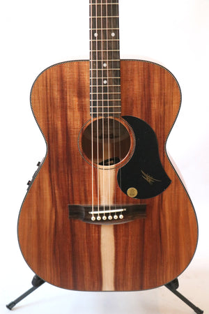 Maton EBW808