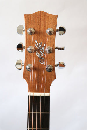 Maton EBW808