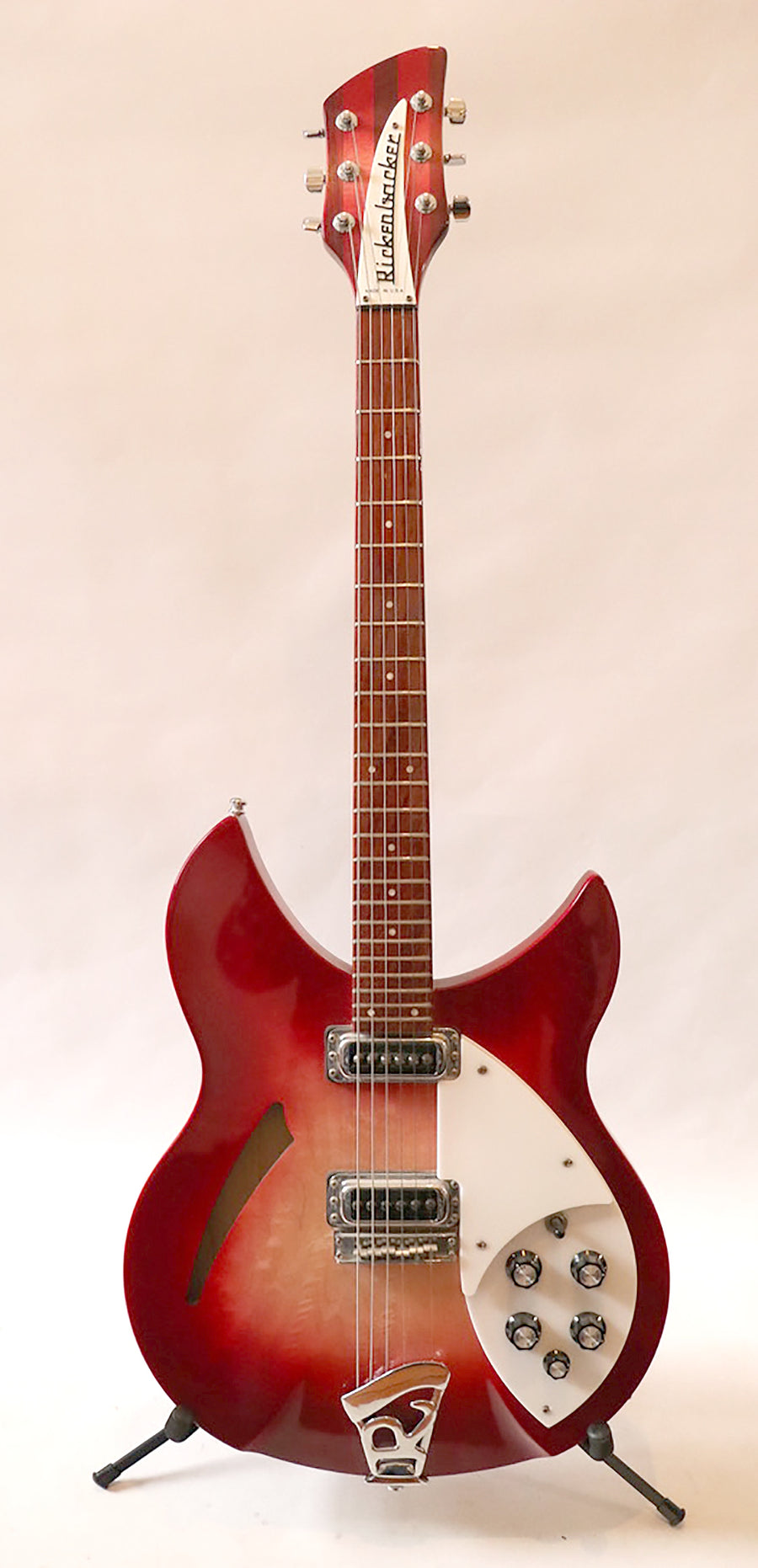 Rickenbacker 330 – The Guitar Colonel